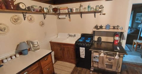 Old stove meet new stove!