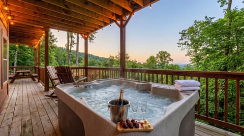 In this resort of two cabins enjoy a private hot tub at each cabin with beautiful mountain views.