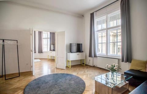 Superior Apartment | In-room safe, free WiFi, bed sheets