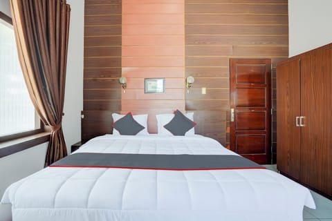 Standard Suite, 1 Double Bed | Desk, free WiFi, bed sheets