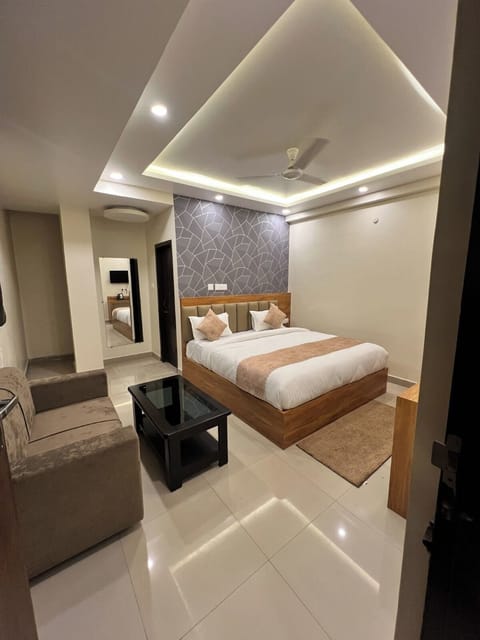 Premium Room | Soundproofing, iron/ironing board (on request)