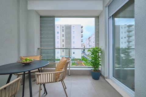 Deluxe Condo, Park View | Balcony