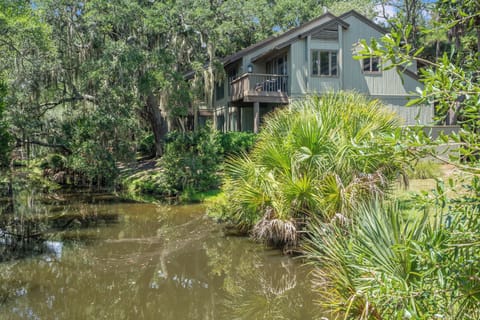 Upper semi-private deck overlooking the pond.