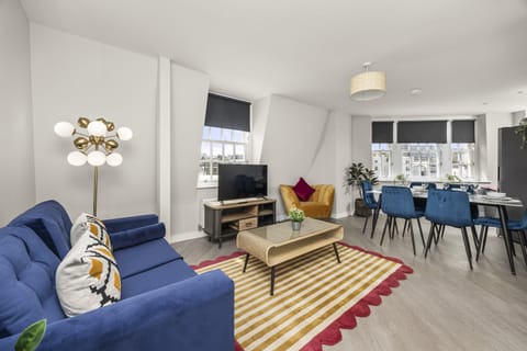 House | 12 bedrooms