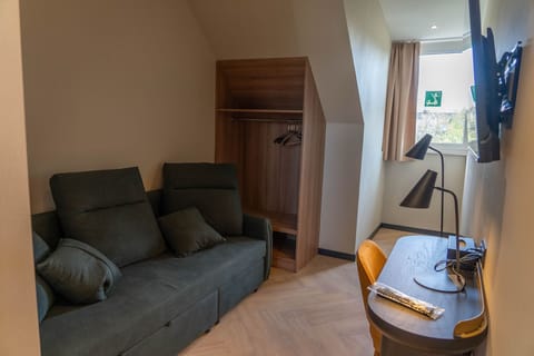 Comfort Suite | In-room safe, desk, blackout drapes, free WiFi