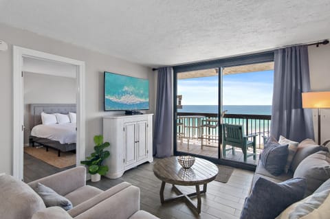 Condo, 1 King Bed with Sofa bed (SunDestin 1818) | Living area