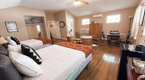 Iron/ironing board, free WiFi