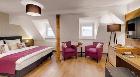 Deluxe Double Room (Alpenchic) | Premium bedding, down comforters, in-room safe, individually decorated