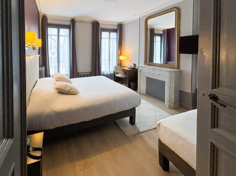 Premium Double or Twin Room | Desk, free WiFi, bed sheets