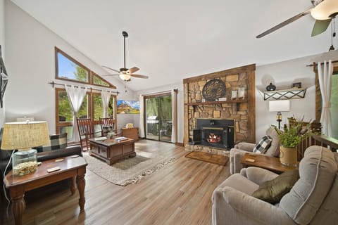 Welcome to Riverside Mountain Retreat