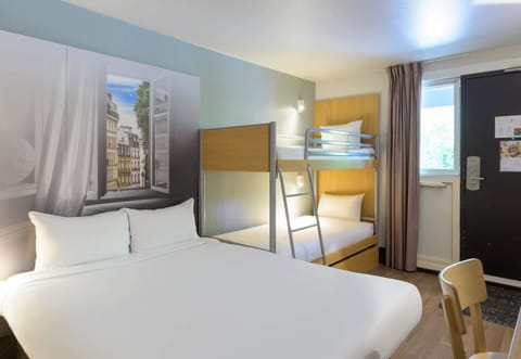 Quadruple Room, Non Smoking | Premium bedding, desk, soundproofing, free WiFi