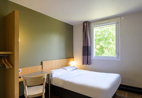 Double Room, Accessible | Desk, soundproofing, free WiFi, bed sheets