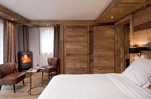 Family Suite, Annex Building (Tapiaz 4 pers) | In-room safe, individually decorated, individually furnished, desk