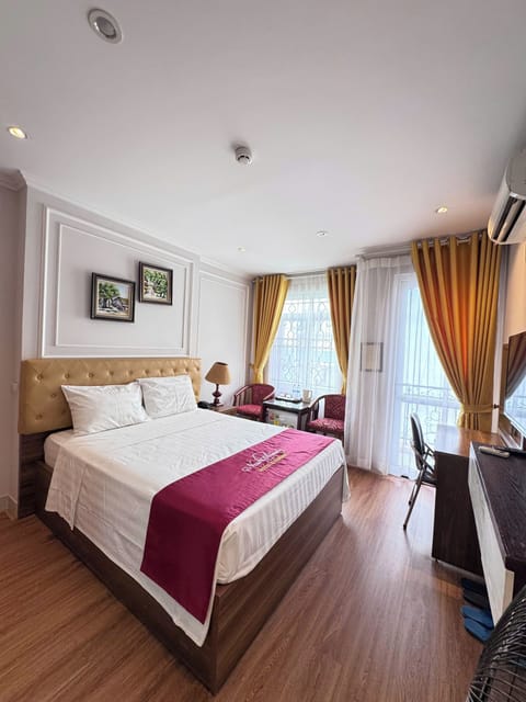 Deluxe Double Room | Premium bedding, memory foam beds, free minibar items