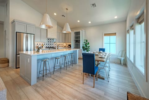 Kitchen and bar seating – ideal for entertaining and everyday comfort. (Shore Thang)