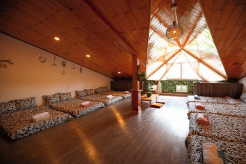 Family Room | Blackout drapes, free WiFi, bed sheets