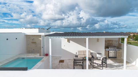 Balcony / Terrace,Hot Tub