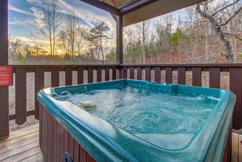 Private Hot tub open 24/7