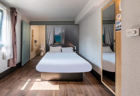 Double Room, Mobility Accessible, Non Smoking | Premium bedding, desk, soundproofing, free WiFi