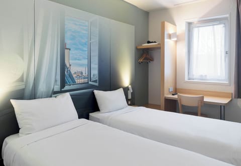 Twin Room, Non Smoking | Desk, soundproofing, free cribs/infant beds, free WiFi