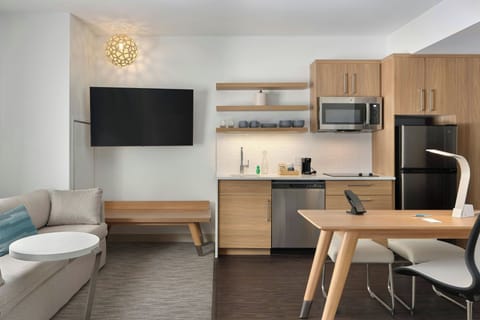 Coffee/tea maker, dining tables