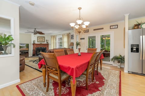 Dining Room: Gather around the table for family meals!