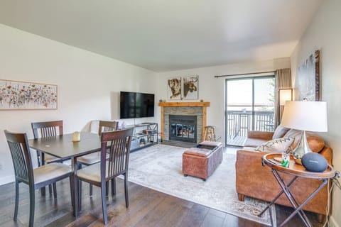 Frisco Vacation Rental | 1BR | 1BA | 594 Sq Ft | Flight of Stairs to Enter