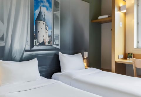 Twin Room, Non Smoking | Premium bedding, desk, blackout drapes, soundproofing