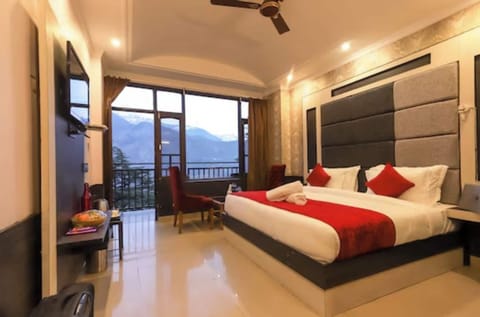Premium Double Room | In-room safe, soundproofing, free WiFi, bed sheets