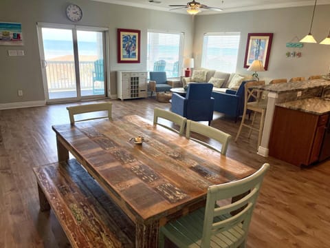 Condo, 4 Bedrooms | Living area
