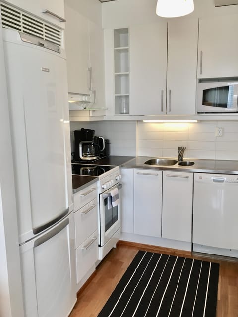 Comfort Apartment, 1 Bedroom, Balcony, Courtyard View | Private kitchen | Electric kettle, toaster