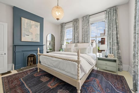 Bedroom 2 - King Bed