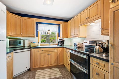 Cook up your favorites in this fully equipped, full-size kitchen