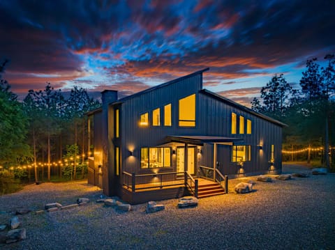 Welcome to Zen Haven - a luxury romantic cabin in Broken Bow!
