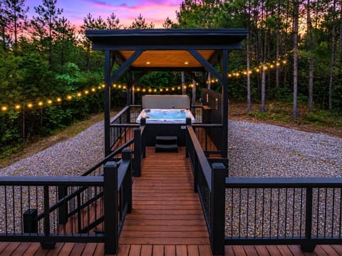 Hot Tub Haven in the woods