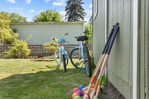 2 bikes & yard games available. In shed a fold down table & camping chairs 