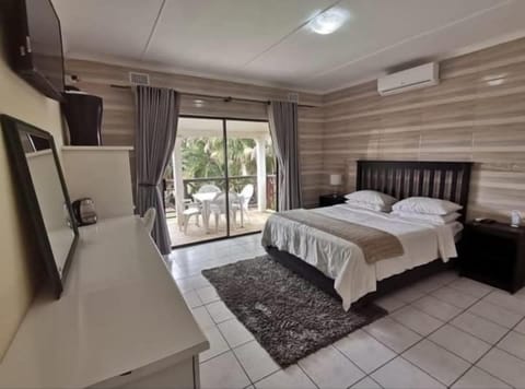 Double Room, Patio | Desk, free WiFi