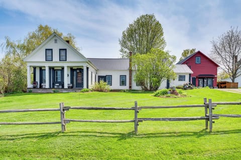 Irasburg Vacation Rental | 6BR | 3BA | 2 Steps Required | 3,100 Sq Ft