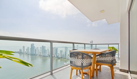Apartment | 2 bedrooms, blackout drapes, iron/ironing board, free WiFi