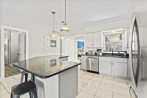 Fully Equipped Kitchen w/ Stainless Steel Appliances
