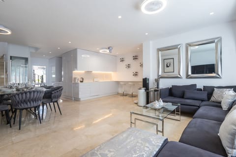 Communal lounge/ TV room,Kitchen or kitchenette