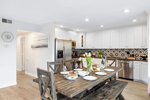 Kitchen and dining area. (Shelly)