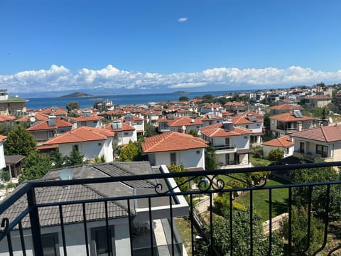 Executive Room, Sea View | Laptop workspace, free WiFi