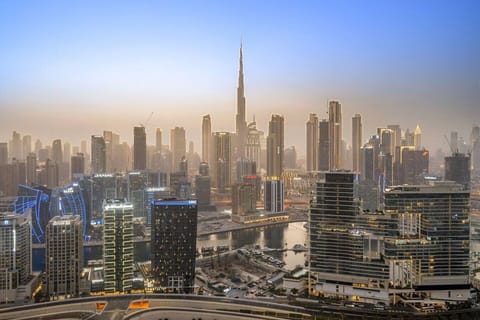 Panoramic View: Experience breathtaking cityscapes from every angle in luxury!
