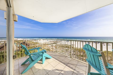 Signature Condo, 2 Bedrooms, Beach View, Beachfront | Balcony