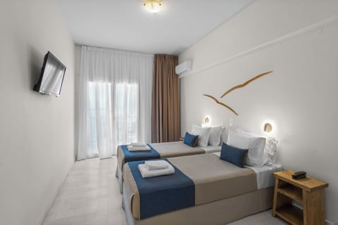 Basic Double or Twin Room, Balcony, Sea View | In-room safe, free WiFi