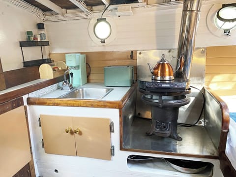 Induction stove, air fryer, toaster, coffeemaker (reg. and k-pod). 