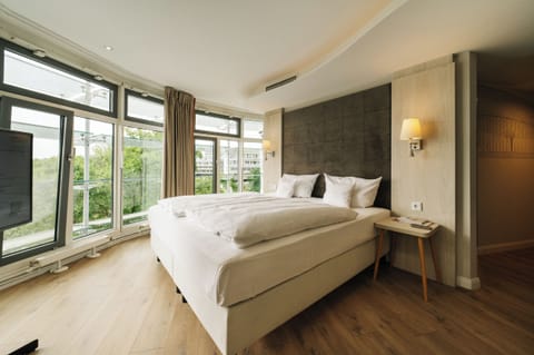 Deluxe Suite, Lake View | Lake view