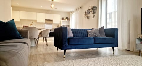 Apartment | Living area | TV