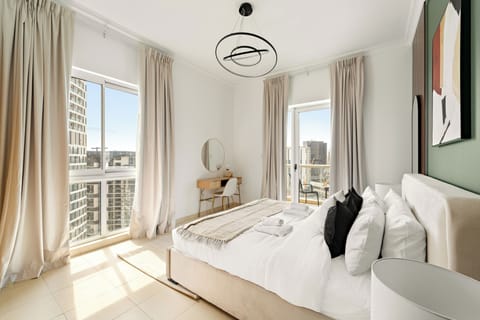 Exclusive Apartment | Egyptian cotton sheets, premium bedding, memory foam beds, in-room safe